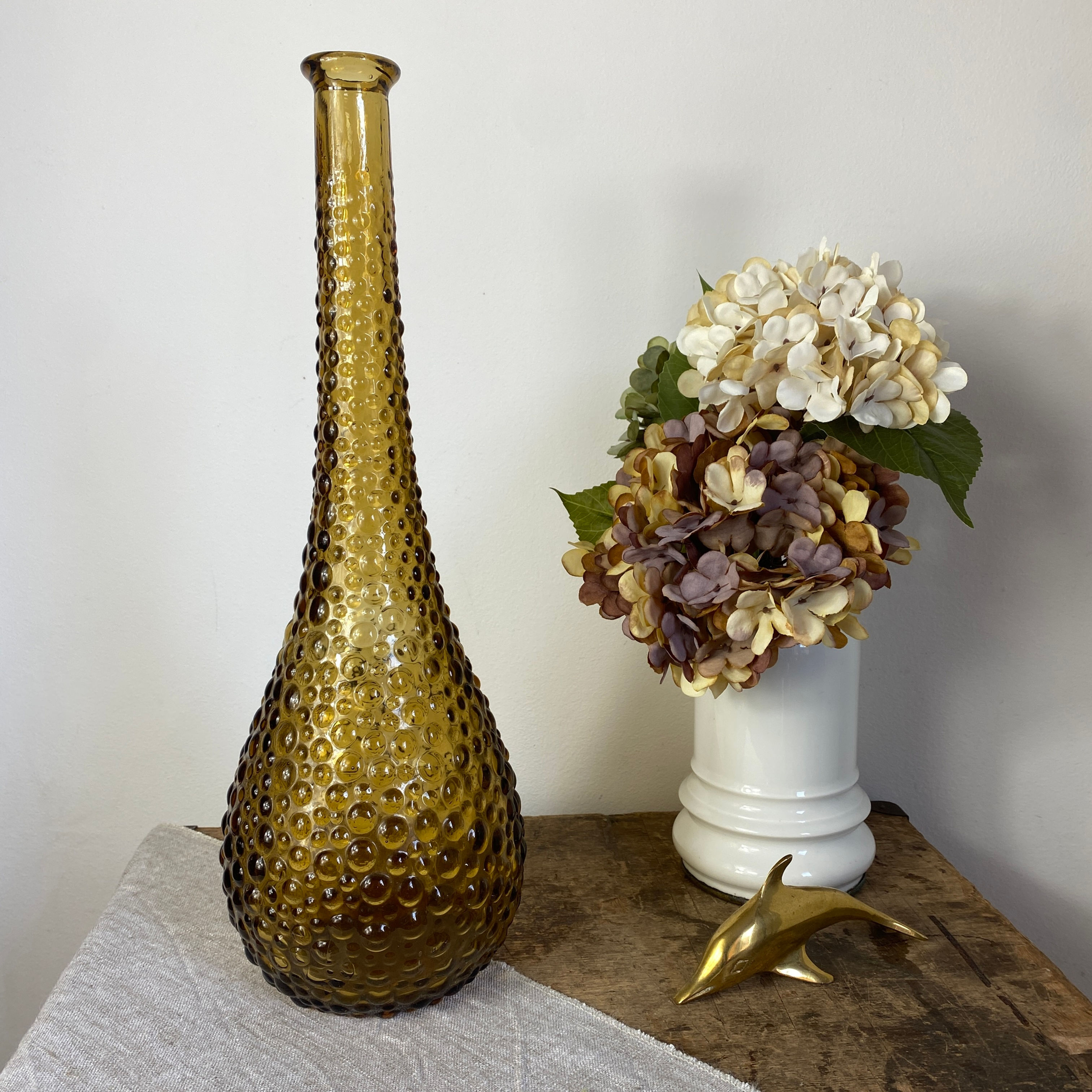 Carafe en verre d'empoli de couleur ambrée vintage