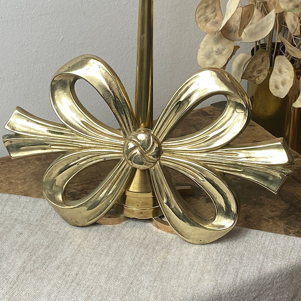 Dessous de fleur noeud en laiton