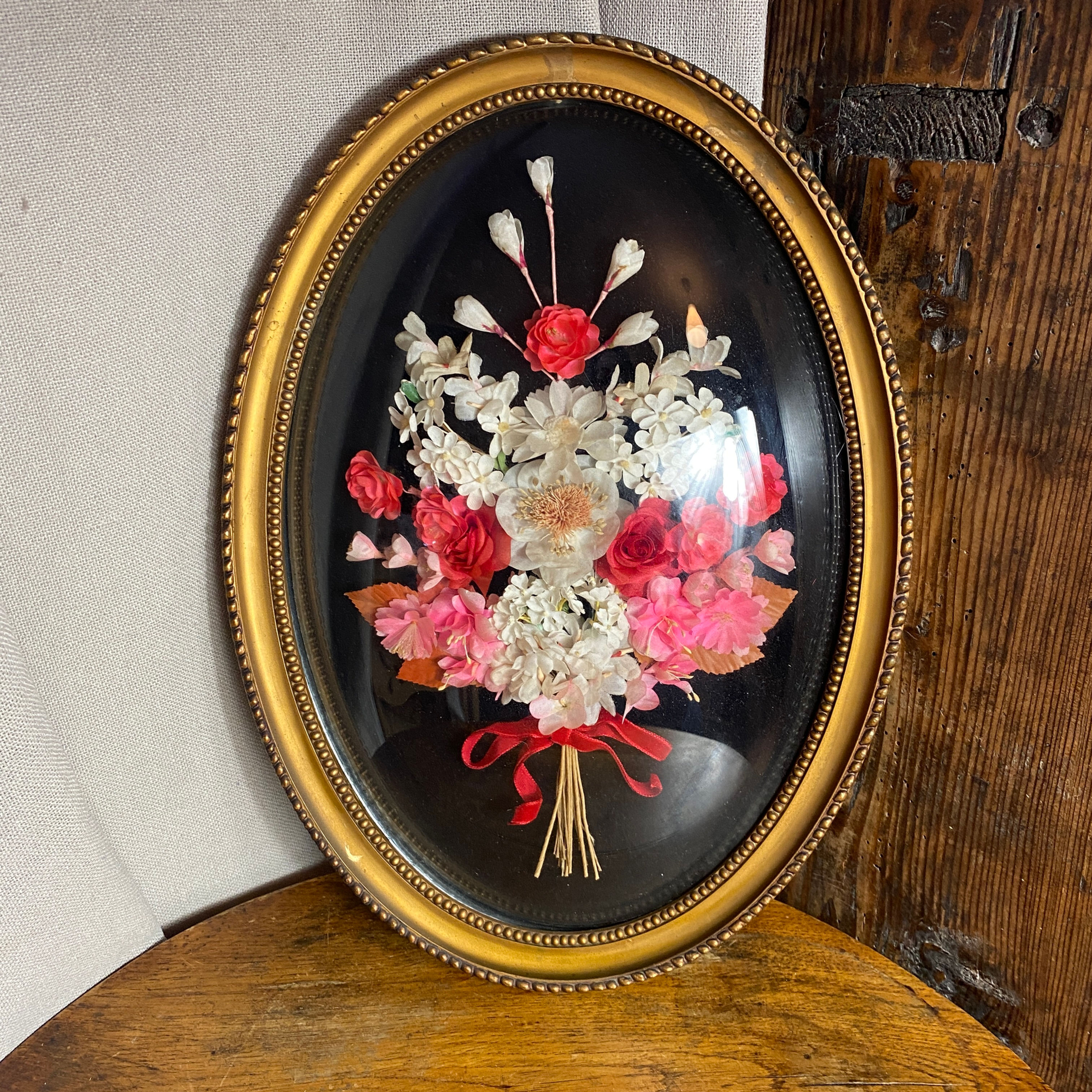 Cadre, fleurs, sous verre bombé