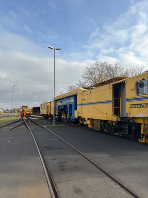 Stopfmaschinist im Gleisbau: Lohnt sich der Wechsel jetzt mehr denn je?