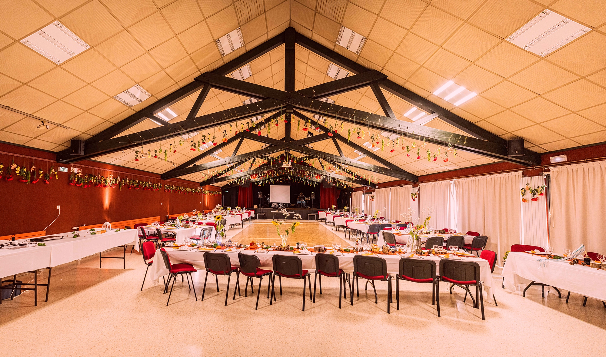 Décoration de salle mariage à Méréville en Essonne