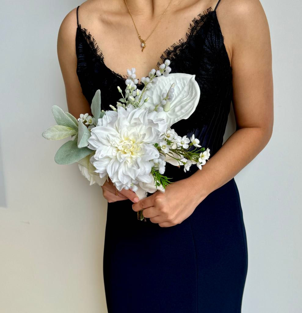 Pearlescent Evanescence bouquet - roses & pearls *