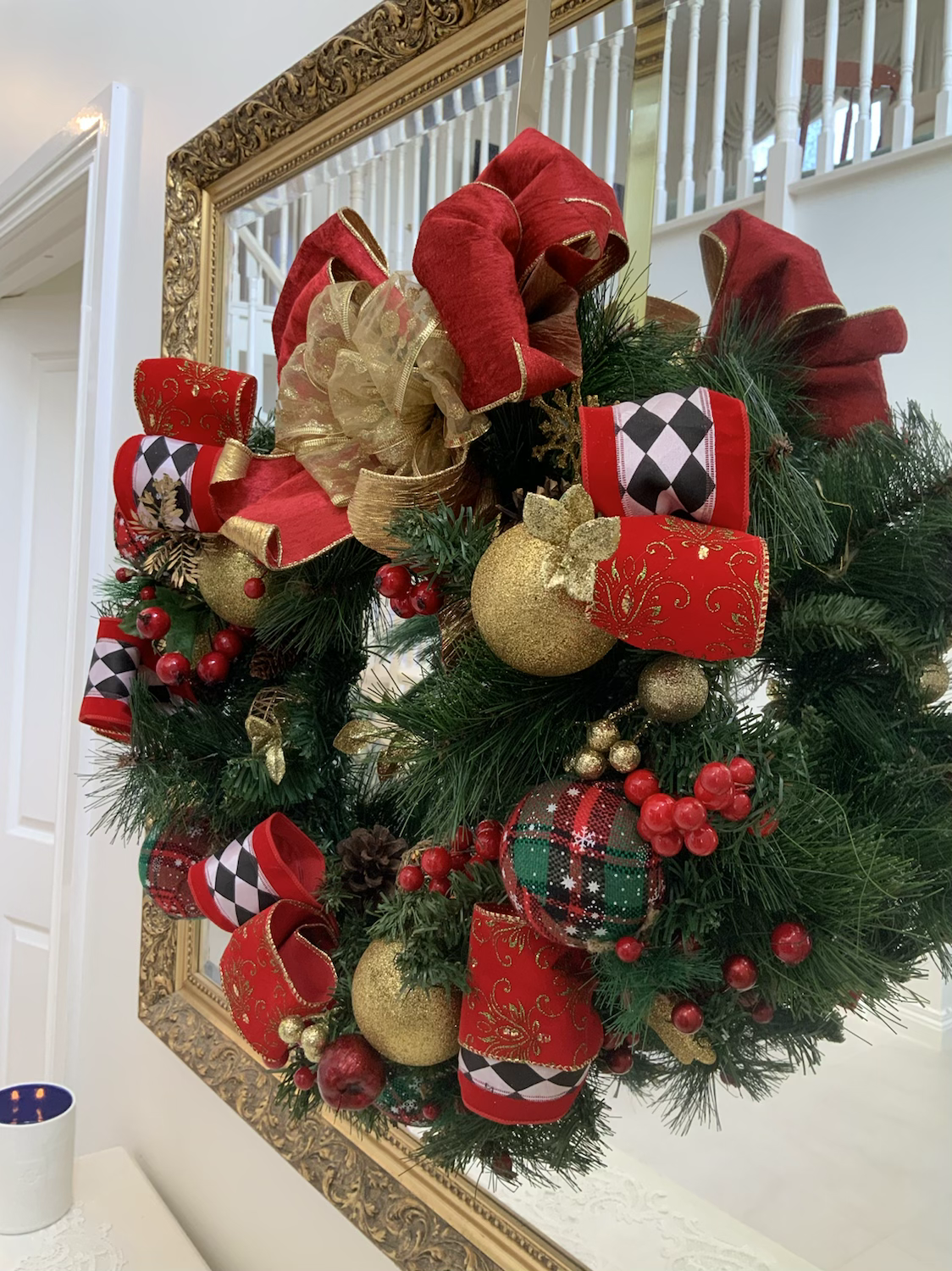 Traditional Red Checkered Christmas Wreath - Country Farmhouse Style