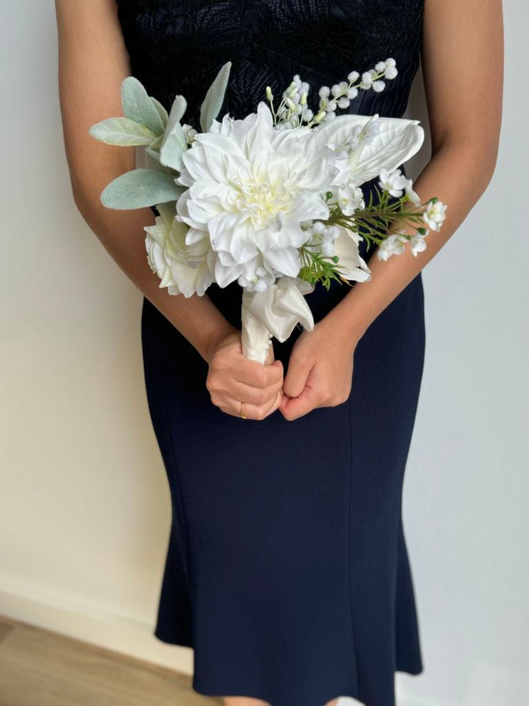 Thumbnail: Pearlescent Evanescence bouquet - roses & pearls *