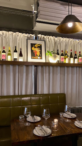 restaurant cosy italian