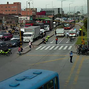 Un ciclista muerto en un choque con Transmilenio