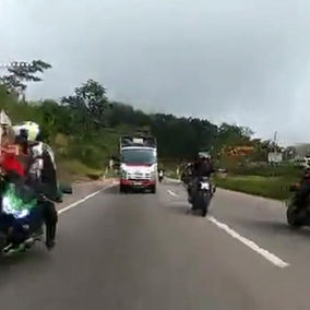 Motociclista se llevó por delante a un ciclista en la vía Bogotá-Villeta