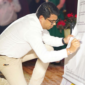 Julián Sánchez ´Perico` firmó el “Pacto por la Paz Política”