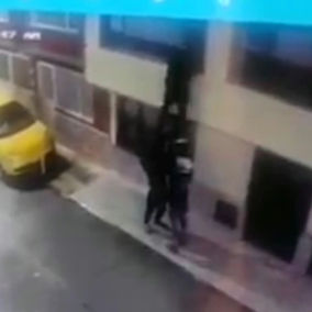 Ladrones se metieron por la ventana de una casa en Bosa