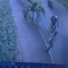 Ladrón golpeó con un tubo de metal a un biciusaurio