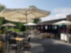 prachtig terras met ovekapping en buitenbar