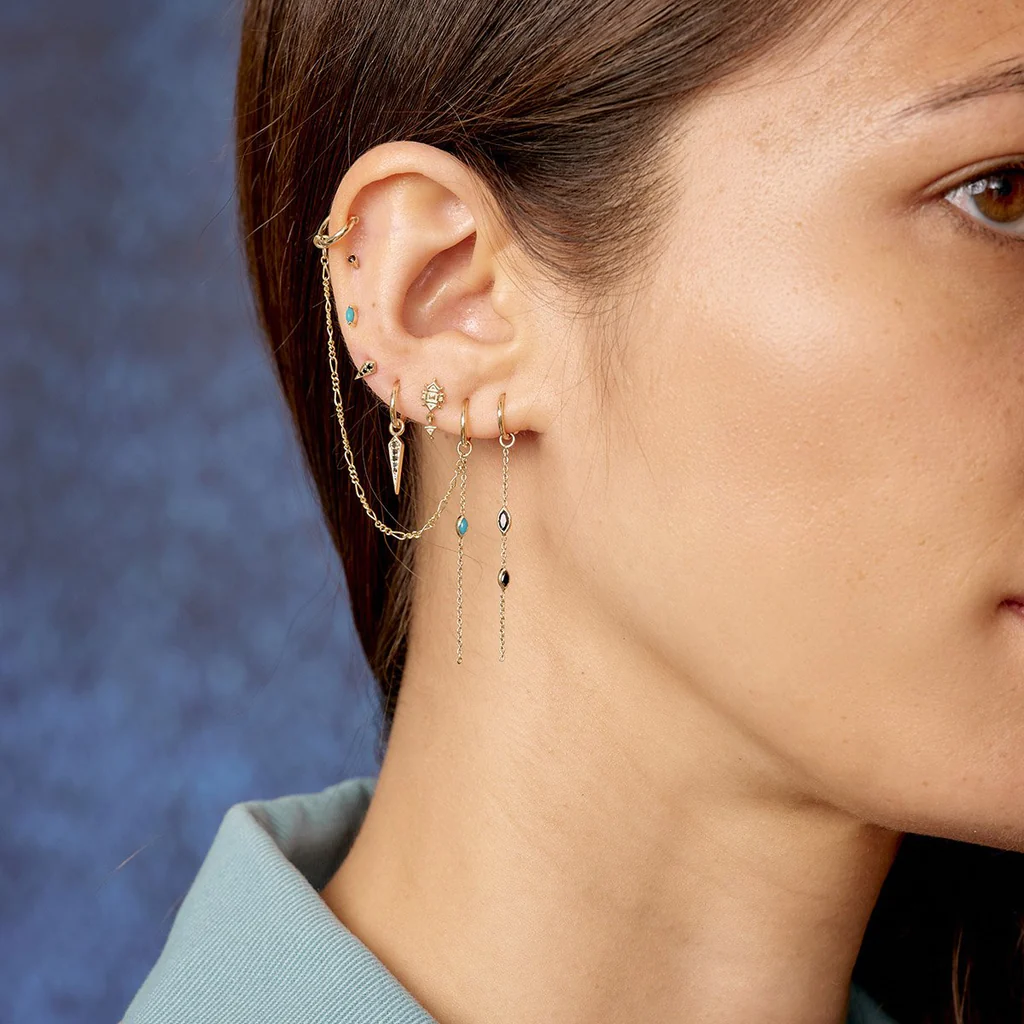 boucles d'oreilles et piercings