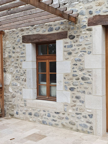 Rénovation de façade en pierre et joins à la chaux Rumilly Savoie et Haute-Savoie