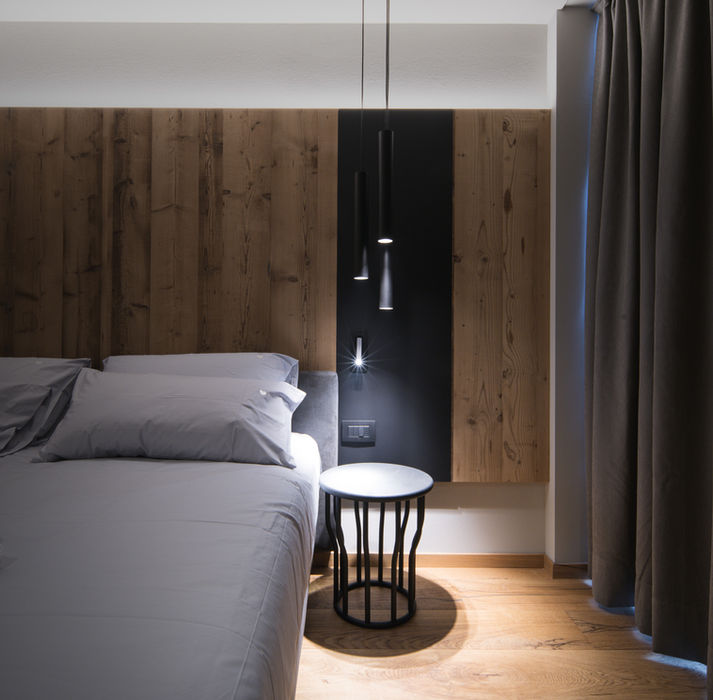 Camera da letto moderna, illuminazione soffusa