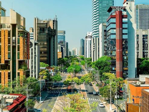 A TRANSLAÇÃO DOS CENTROS URBANOS