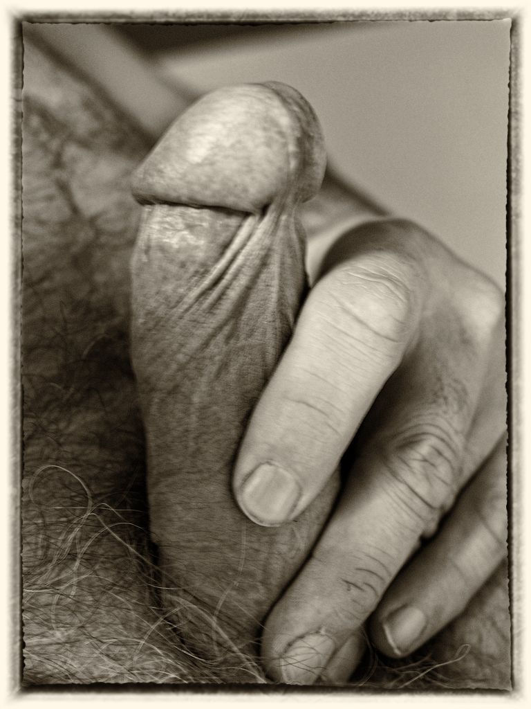 von unten in der Hand III