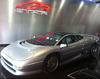 JaguarXJ 220
