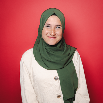 Professionelles Business Portrait einer Frau im Studio in Köln