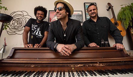 LL TRIO by Ze Carlos de Andrade.jpg