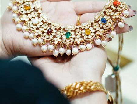 Which Designs Are Trending in Gold Bridal Jewellery in Chandigarh?