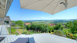 Sonnenterrasse mit Aussicht