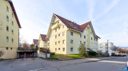 Das Wohnhaus von der Strasse