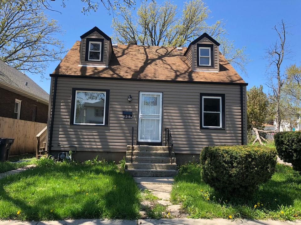 A light brown house.