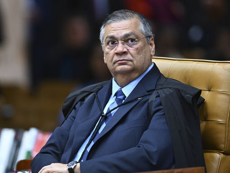 Dino determina suspensão do pagamento de R$ 4,2 bilhões emendas e pede investigação da PF