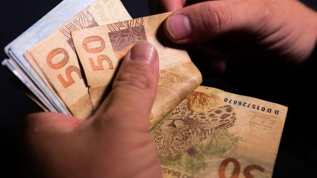 Governo deve prorrogar auxílio emergencial; saiba até quando
