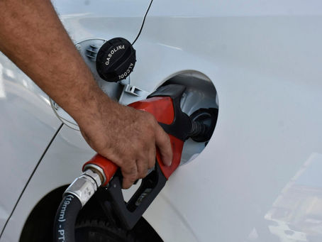 Gasolina cai R$ 0,23 e diesel reduz R$ 0,25 na Refinaria Clara Camarão