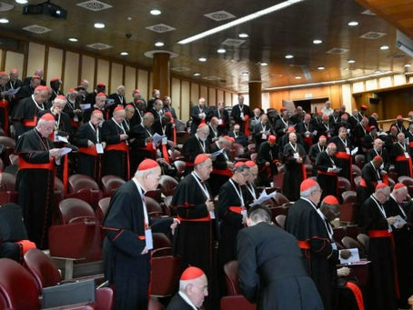 Cardeais pedem unidade da Igreja em missa que abre o conclave