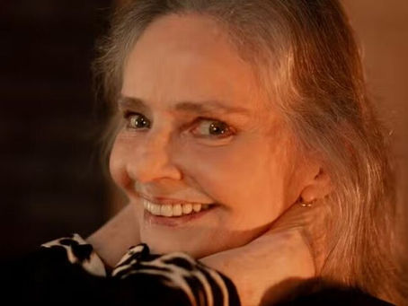 Cantora Angela Ro Ro morre aos 75 anos após parada cardíaca