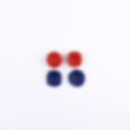 Boucles d’oreilles pendantes asymétriques rouge et bleu Maria – Bijoux