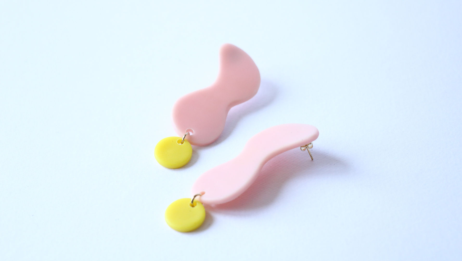Boucles d'oreilles pendantes en acier inoxydable colorées et originales