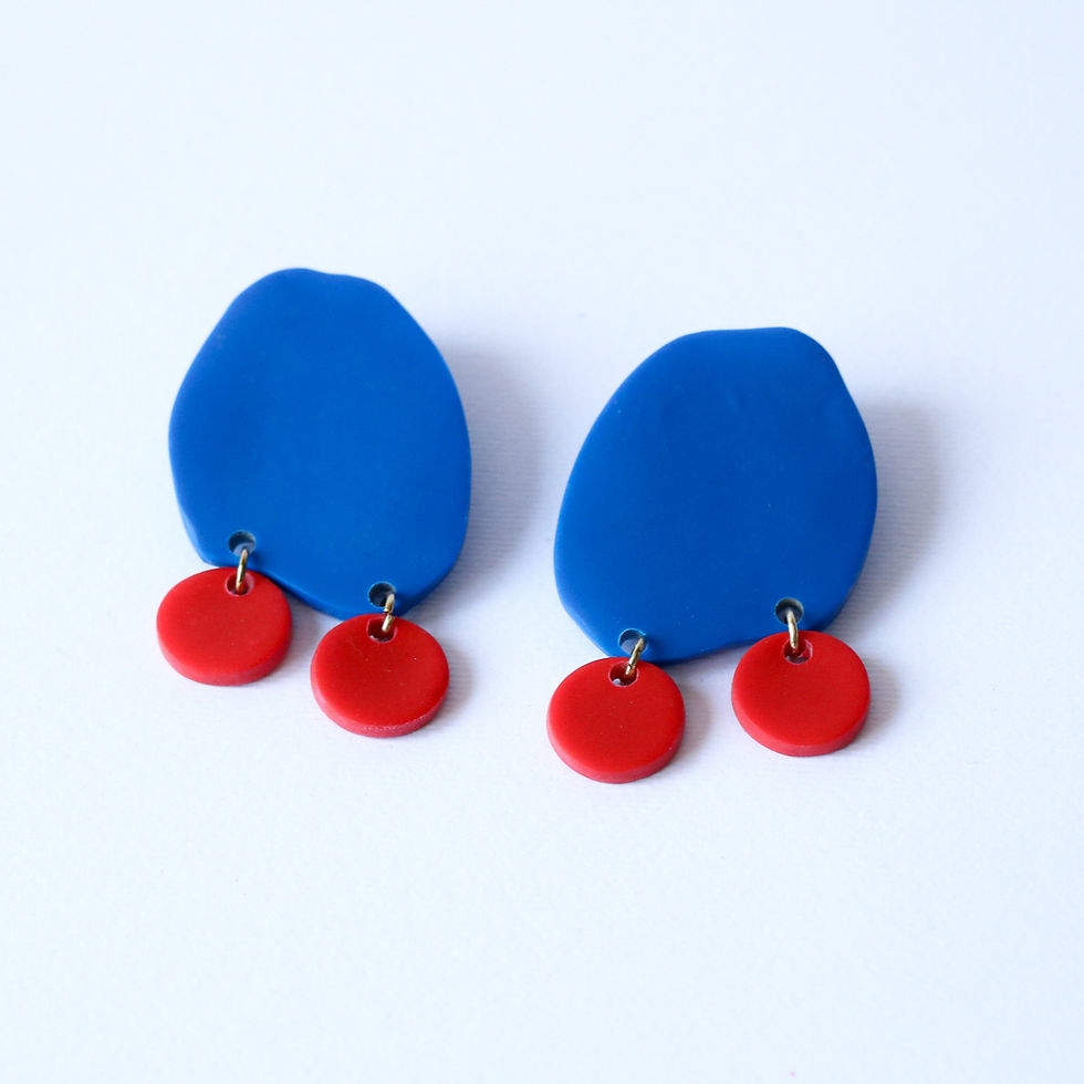 Boucles d’oreilles pendantes rouges et bleues artisanales Kadisha