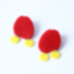 Boucles d’oreilles pendantes Monali rouge et jaune, forme originale, créations artisanales Kadisha