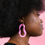 Miniatura: Boucles d’oreilles pendantes roses Zoey – Bijoux colorés vernis Kadisha