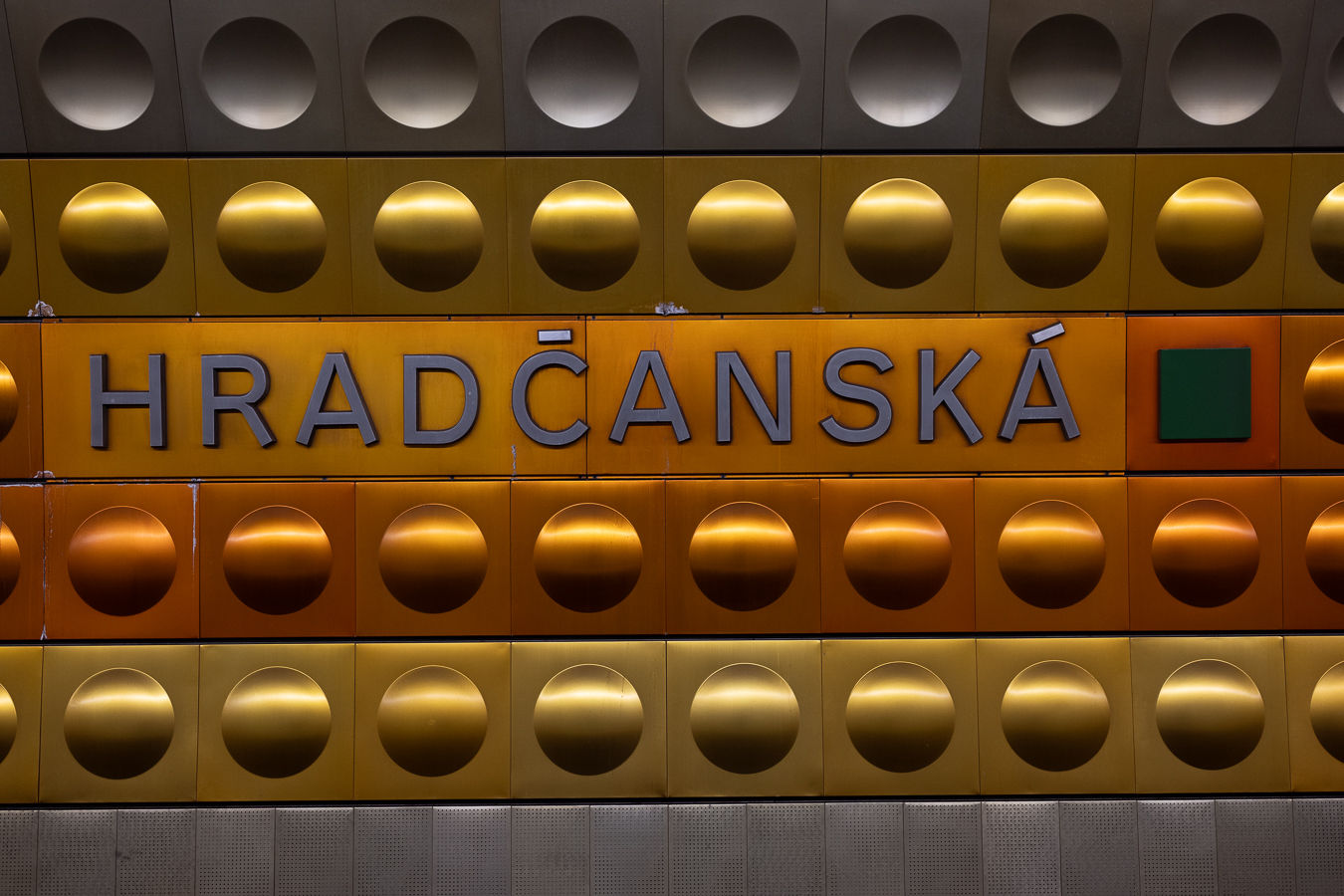 Stazione metro Hradčanská, Praga