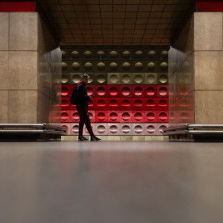 Passeggero nella stazione della metropolitana di Praga
