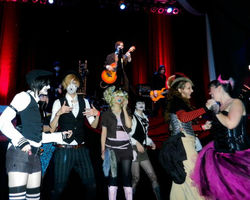 426110_10150597342889057_762789694_n