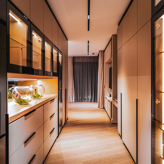 8687 - Eighty Six Eighty Seven - Estate Marula Walk-in Closet 01.jpg