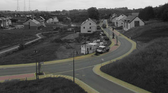 Vue d'une rue avec plusieurs résidences 