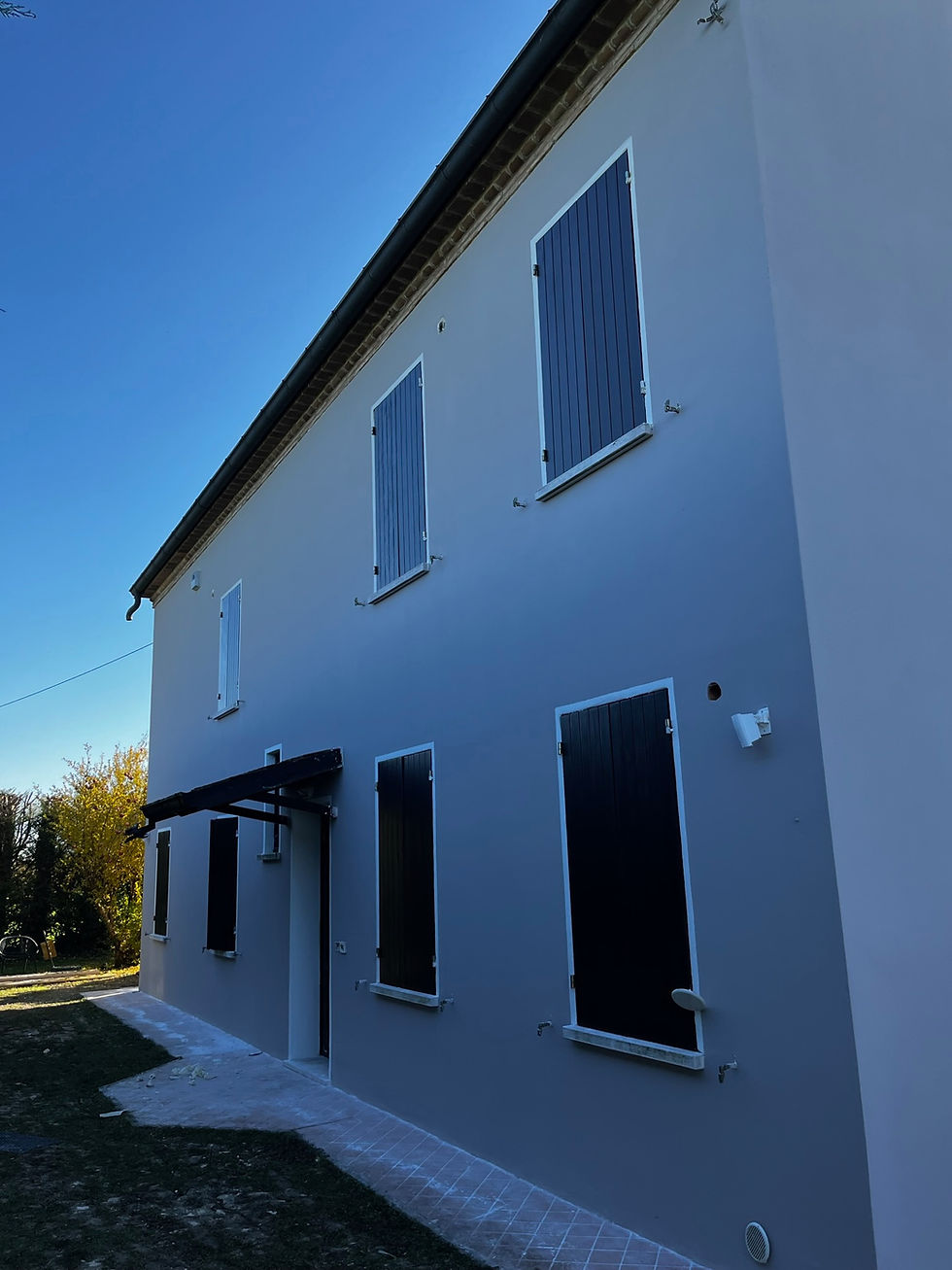 Tinteggiatura di una casa indipendente a Luzzara by GAB