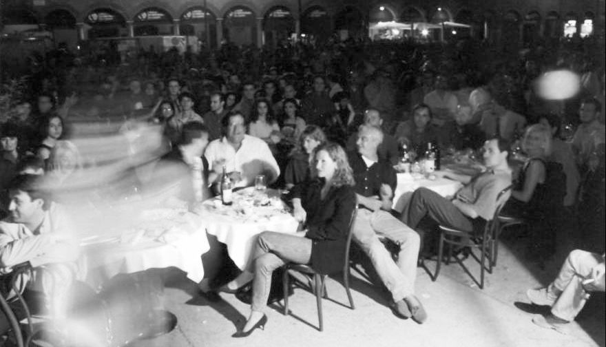 Atto II Caffè teatro cena
