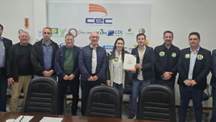 CENTRO EMPRESARIAL RECEBE CANDIDATA CAROLINE DE TONI
