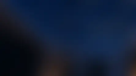 Jovem transforma teto em mapa de voo ao vivo com projetor e receptor de rádio de R$ 150