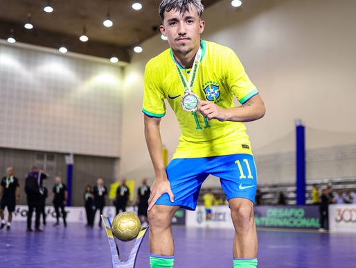 Ximba, da Chape Futsal, é campeão pela seleção brasileira