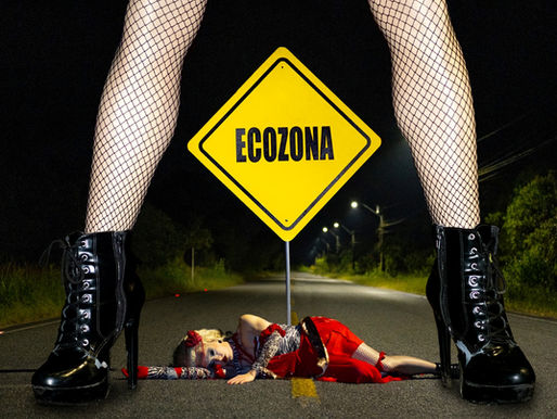 Exposição inédita aproxima artes visuais e a cena drag em Florianópolis