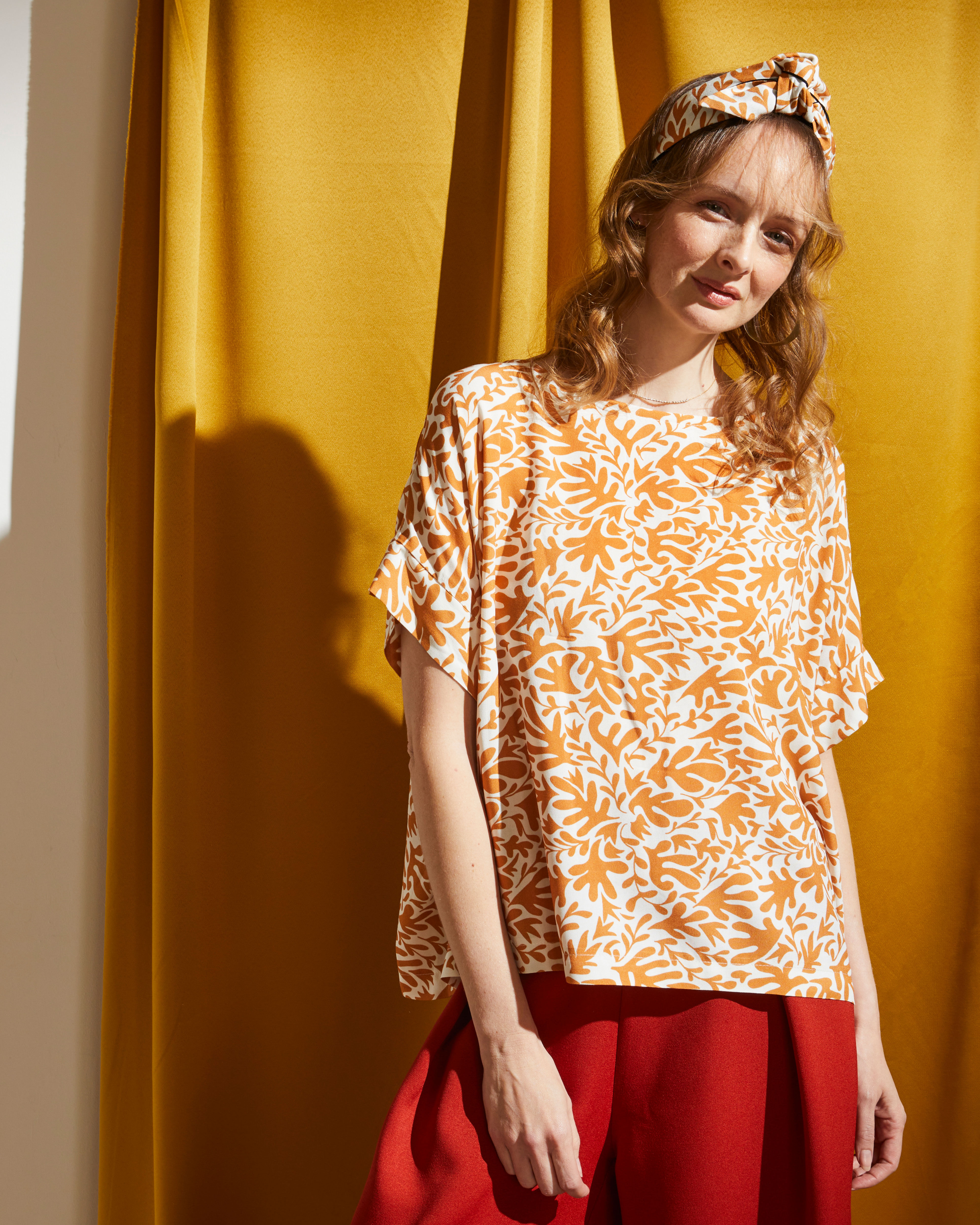 Top Elis over-sized, imprimé feuilles de chêne