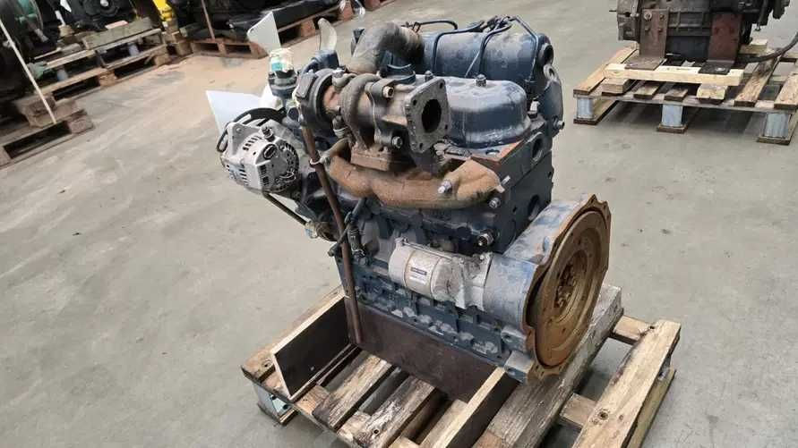 Miniatură: Motor Kubota V2003-T EU4 - 36-44 kW/2800 rpm - pt. Bobcat S160, T190